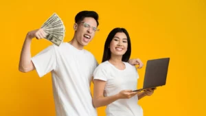 man with cash and girl with laptop in hand reflecting online money earning websites